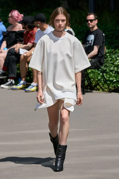 Look 46